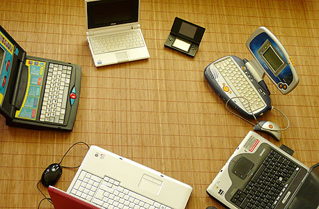 כר פורה לשיפורים ושפצורים. מחשבים ניידים זעירים, צילום: Mosieur J. cc-by