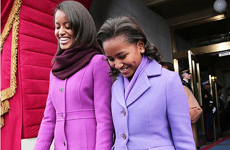 סשה (מימין) ומליה אובמה בטקס ההשבעה בינואר, צילום: אם סי טי