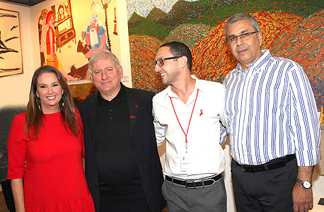ציון קינן יובל לבנת יאיר סרוסי שרי אריסון בנק הפועלים ב תערוכת האומנות הישראלית למען המאבק באיידס, צילום: סיון פרג'