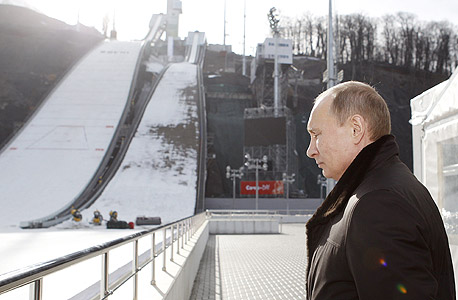 אולימפיאדת החורף: פוטין הטיח ביקורת, וסגן נשיא הוועד יפוטר