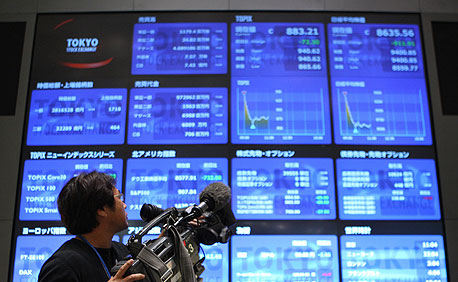 הבורסה בטוקיו , צילום: בלומברג