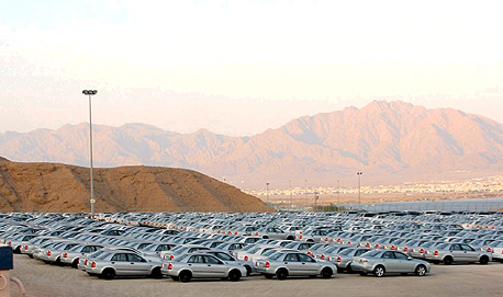 רכבים חדשים בנמל. ירידה של 37.4% בהכנסות מיבוא מכוניות נוסעים