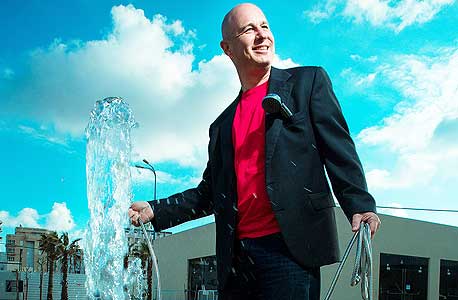 עוזי דביר. "מכשיר כזה צריך להיות בכל בית" עוזי דביר. "מכשיר כזה צריך להיות בכל בית"