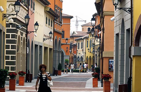 הזיוף החדש של הסינים: כפר איטלקי שהוא מרכז מסחרי