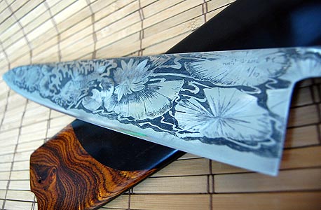 צליל ואינס צנזור מייצרים בנפחייה שלהם בבאר שבע סכיני מטבח יפניות ואירופיות בתהליכים מסורתיים