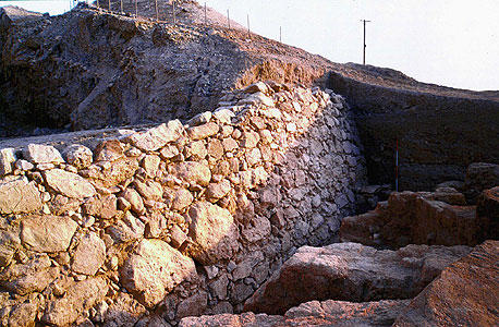 חומות יריחו. נבנו מאדמה מהודקת ומחזיקות מעמד כבר 4,000 שנה, צילום: אי פי איי