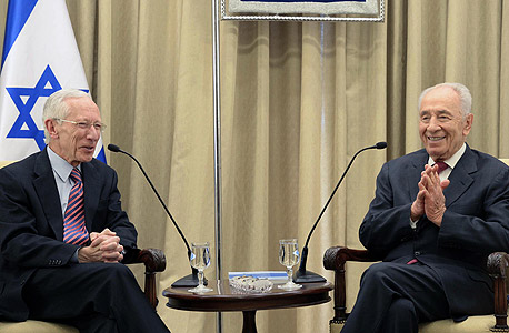 הנגיד סטנלי פישר והנשיא שמעון פרס, צילום: מארק ניימן/ לע"מ