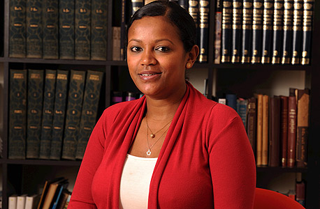פנינה גדאי אגניהו, חברת המל"ג: "יוצאי אתיופיה רבים בוחרים מראש ללמוד במכללות בגלל הפחד לא להתקבל לאוניברסיטה. במכללה יותר קל, אתה יודע שאתה מתקבל ומתחיל את הלימודים בתחושת הקלה, בלי הפחד מכישלון" 