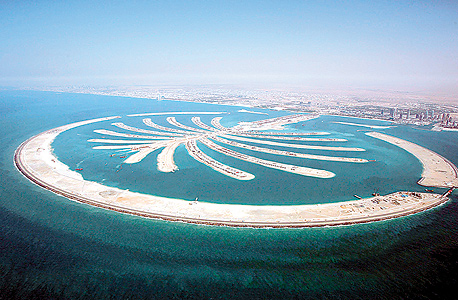 איים מלאכותיים נבנו כבר ביישובים אצטקיים עתיקים ובאירלנד הפרהיסטורית