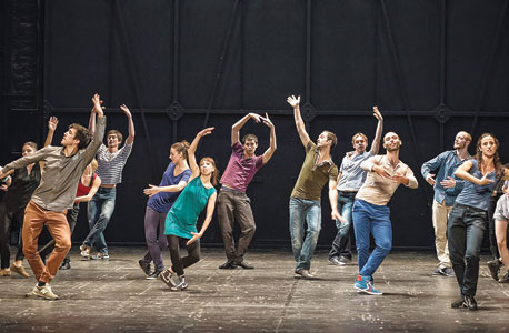 פסטיבל יולידאנס, אמסטרדם (מתוך "Objets re-trouvés" של בלט דה לוריין). 27.5–10 יורו פסטיבל יולידאנס, אמסטרדם (מתוך "Objets re-trouvés" של בלט דה לוריין). 27.5–10 יורו