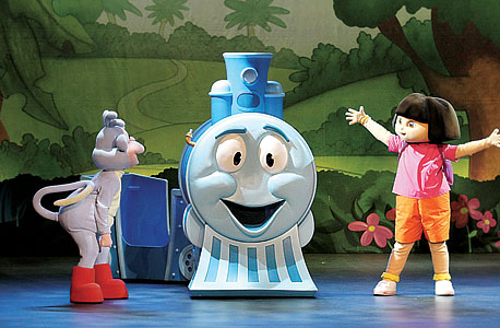 שבוע הילד, לונדון (מתוך "Dora the Explorer Live"). בחינם לילד המלווה במבוגר משלם שבוע הילד, לונדון (מתוך "Dora the Explorer Live"). בחינם לילד המלווה במבוגר משלם