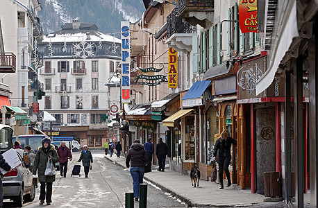 רחוב בעיירת הסקי שאמוני בצרפת