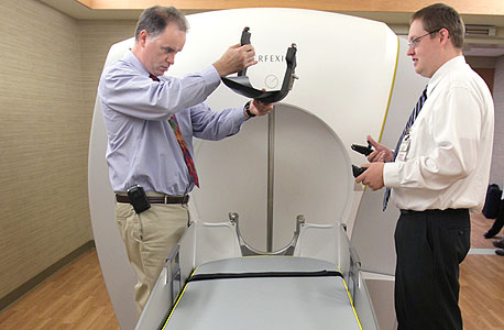 מכשיר לטיפול אונקולוגי של אלקטה. מרחיבה פעילות בשווקים מתעוררים