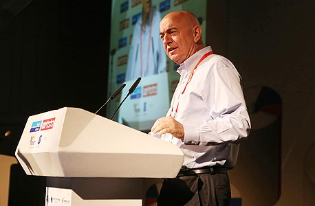 מו"ל "כלכליסט" יואל אסתרון נואם בוועידה, צילום: נמרוד גליקמן