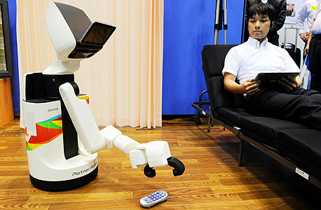 האם הרובוטים יוציאו אותנו משוק העבודה?