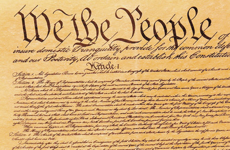 העותק המקורי של החוקה האמריקאית. "פוליטיקאים, בכל מדינה, מתקשים להיות הוגנים"