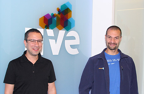אילן טוויג, סמנכ"ל הטכנולוגיות של StreamOnce (מימין) ואריאל כהן, מנכ"ל החברה