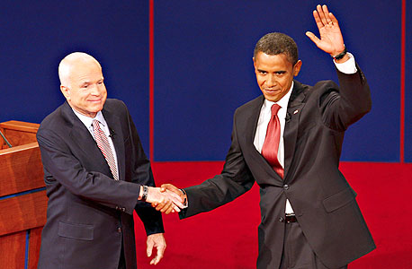מימין ברק אובמה משמאל ג'ון מקיין, צילום: בלומברג