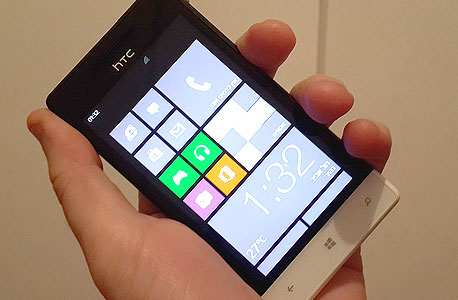 HTC Windows Phone 8s: סמארטפון לפרולטריון