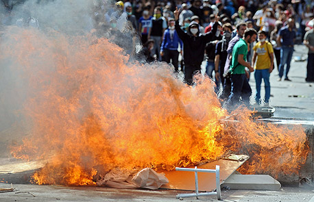 אש המחאה באיסטנבול, צילום: אם סי טי