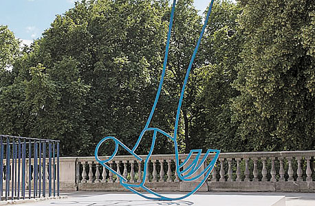 "Hammer (Blue)" של מייקל קרייג־מרטין, תערוכת Parcours