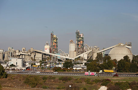 מפעל נשר ברמלה, צילום: אריאל שרוסטר