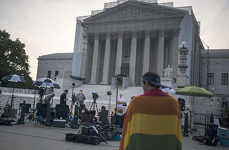 הפגנה בעד נישואים חד מיניים בארה"ב. הסנטורים ביקשו מביהמ"ש לנהוג בריסון, צילום: רויטרס