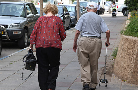Elderly people in Israel (illustration). Photo: Shaul Golan