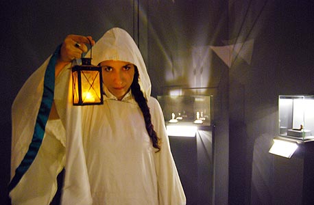 מסעות היסטוריים, מוזיאון ארצות המקרא, ירושלים. 20 שקל לילד, 37 שקל למבוגר