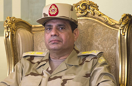 שר ההגנה המצרי , עבד אל-פתאח א-סיסי. מתכנן לרוץ לנשיאות, צילום: איי אף פי