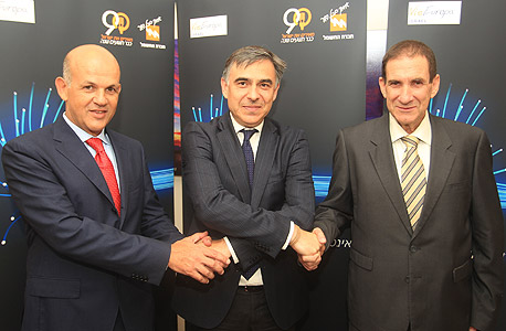 הסכם בין חברת החשמל ל קבוצת המשקיעים בראשות ViaEuropa, צילום: יוסי וייס