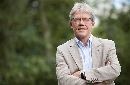 פרופ' ברט קלנדרמנס (68). תפקיד נוכחי: פרופ' לפסיכולוגיה חברתית יישומית באוניברסיטה החופשית של אמסטרדם. תפקידים קודמים: סגן הרקטור ודקאן הפקולטה למדעי החברה  