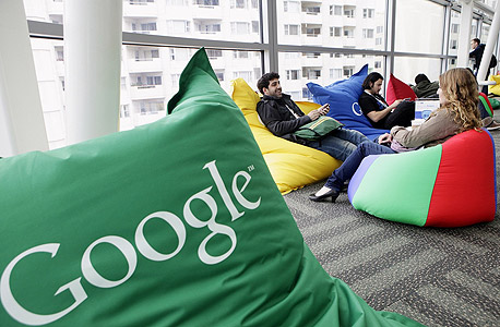 משרדי גוגל, הצעירים יודים שצ'ופרים רבים נועדו להשאיר אותם יותר זמן במשרד