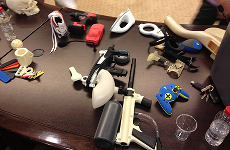 &quot;אפשר לחטוף מטוס עם אקדח שיוצר במדפסת 3D ביתית&quot;