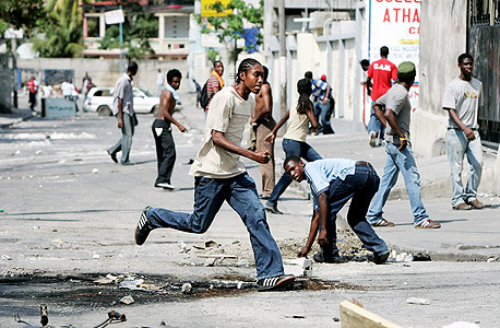 האיטי, 2008: "המצב של אי השקט הוא מצב מידבק" , צילום: אי פי איי