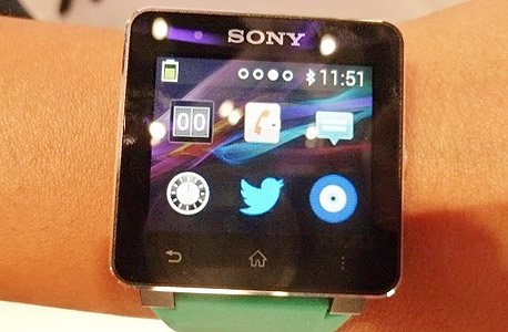 שעון סוני - smartwatch, צילום: עומר כביר