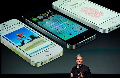 אייפון 5S - קורא טביעות האצבע לא יגן עליך מהממשל