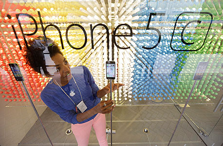 השקה השקת אייפון 5s 5c אפל iphone, צילום: איי פי