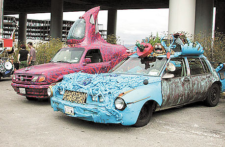 מכוניות ה־ArtCar של סקרמנטו. אינסוף מחזות זוועה חזותיים מכוניות ה־ArtCar של סקרמנטו. אינסוף מחזות זוועה חזותיים