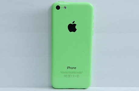 גב האייפון 5C, צילום: עמית שעל