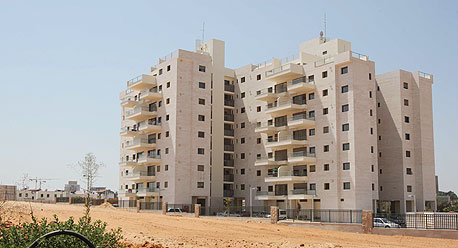 בניין מגורים חדש בבאר יעקב. קורצת לזוגות צעירים