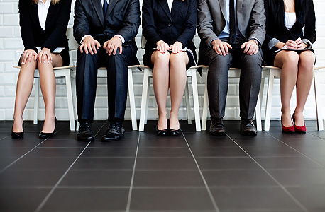 CAndidates are lining up to apply for jobs. Photo: Shutterstock