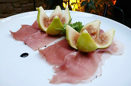 Cum Quibus, איטליה Cum Quibus, איטליה