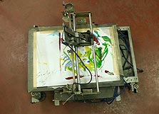 מדפסת, מכונת צילום, מברשות ועפרונות שהתמזגו למכונת ציור אוטומטית