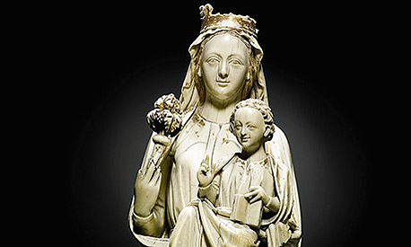 הפסל של מדונה ובנה. שנהב איכותי