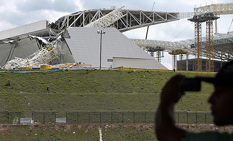 האצטדיון בו אירעה הקריסה האצטדיון בו אירעה הקריסה