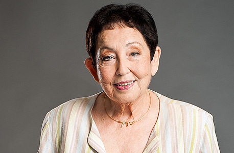 דוקטור מינה צמח. תערוך את הסקר יחד עם מנו גבע