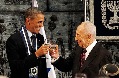 Shimon Peres with former U.S. President Barack Obama