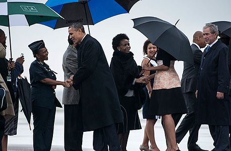 טקס האשכבה ל נלסון מנדלה הנשיא ברק אובמה הנשיא לשעבר ג'ורג' בוש, צילום: איי אף פי