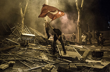 צולם בהפגנות בטורקיה, מתוך אוסף ה-Time, צילום: Daniel Etter